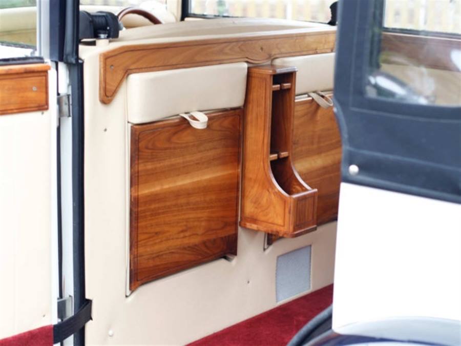 Regent Laundalette Wedding Car Hire